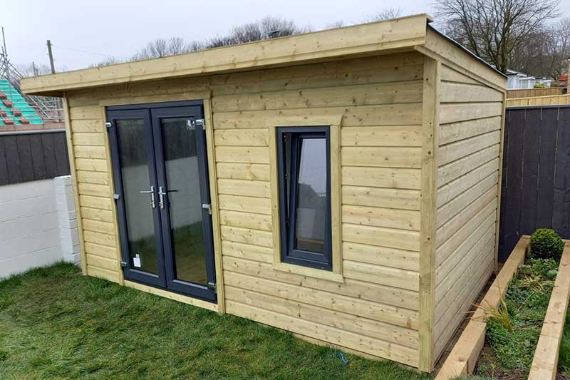 Euroglaze Supports Booming Garden Room Market